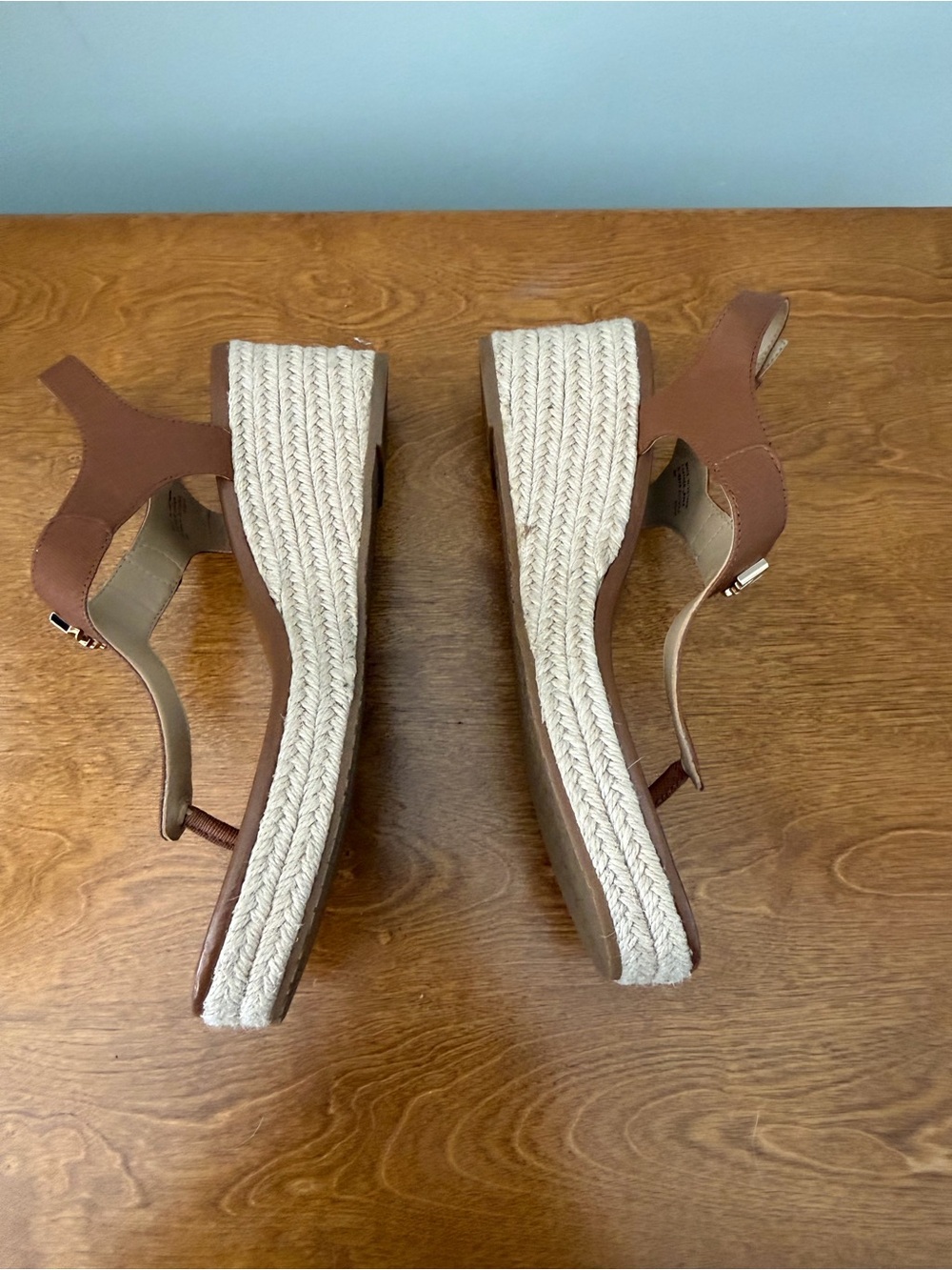 Michael Kors Size 8 Leather Espadrille Wedge Sandals Brown MK Logo T Strap - Picture 6 of 7